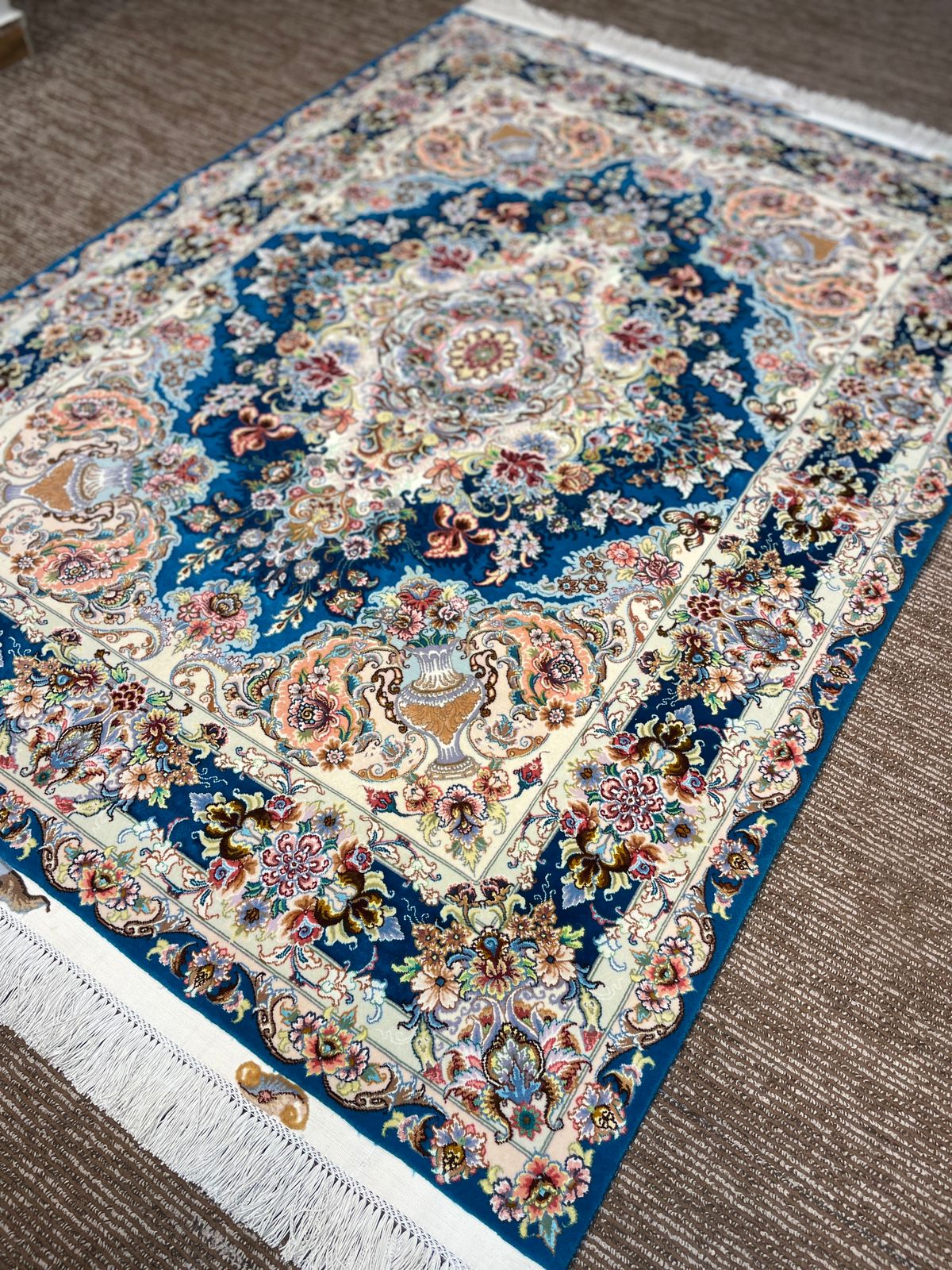 Handmade Persian Tabriz Carpet 5x7 ft – Blue & White Silk-Wool Luxury Rug