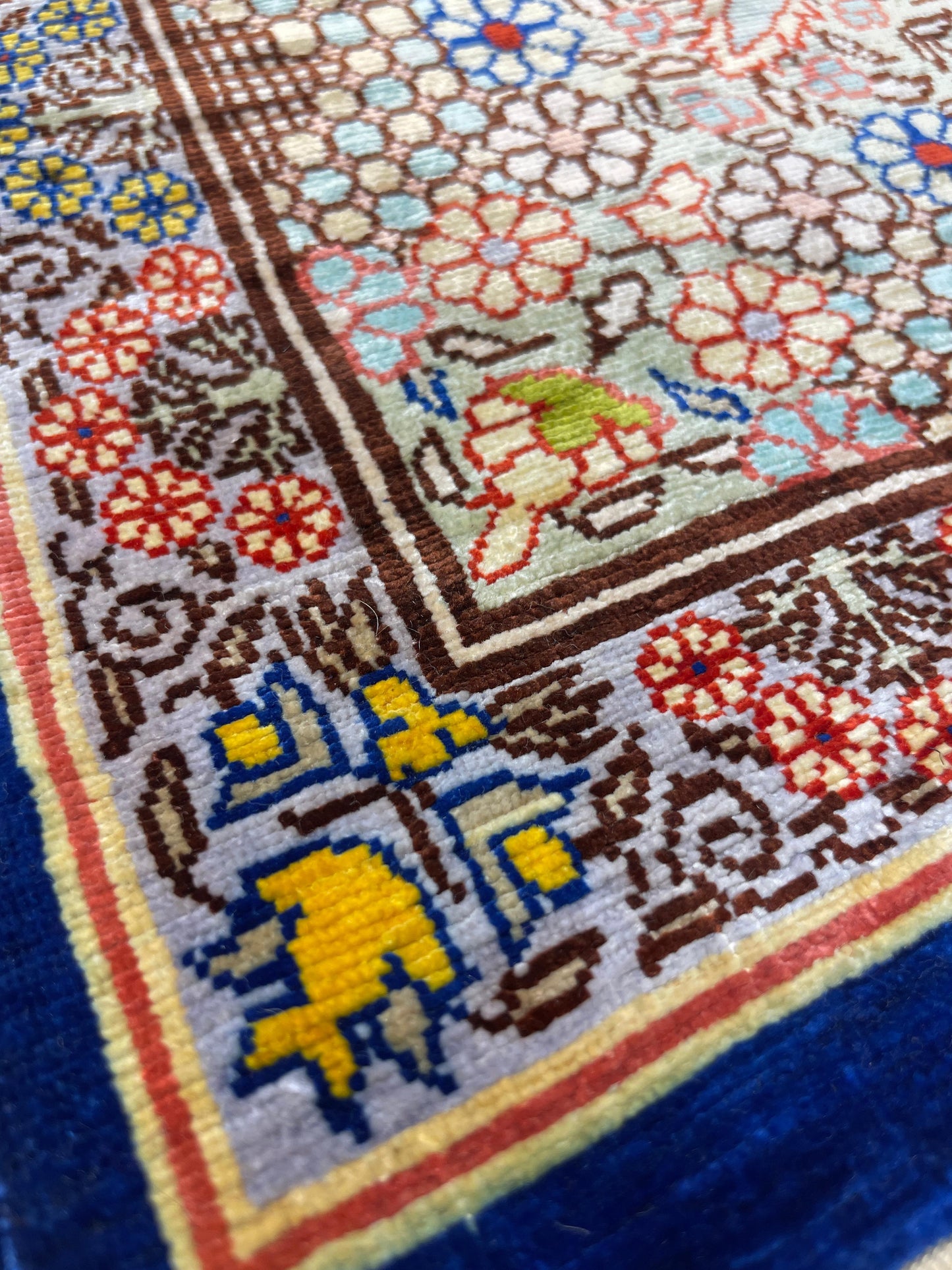 Harika Persian Rug – 3x5 ft Fine Quality Handmade Rug with Natural Colours