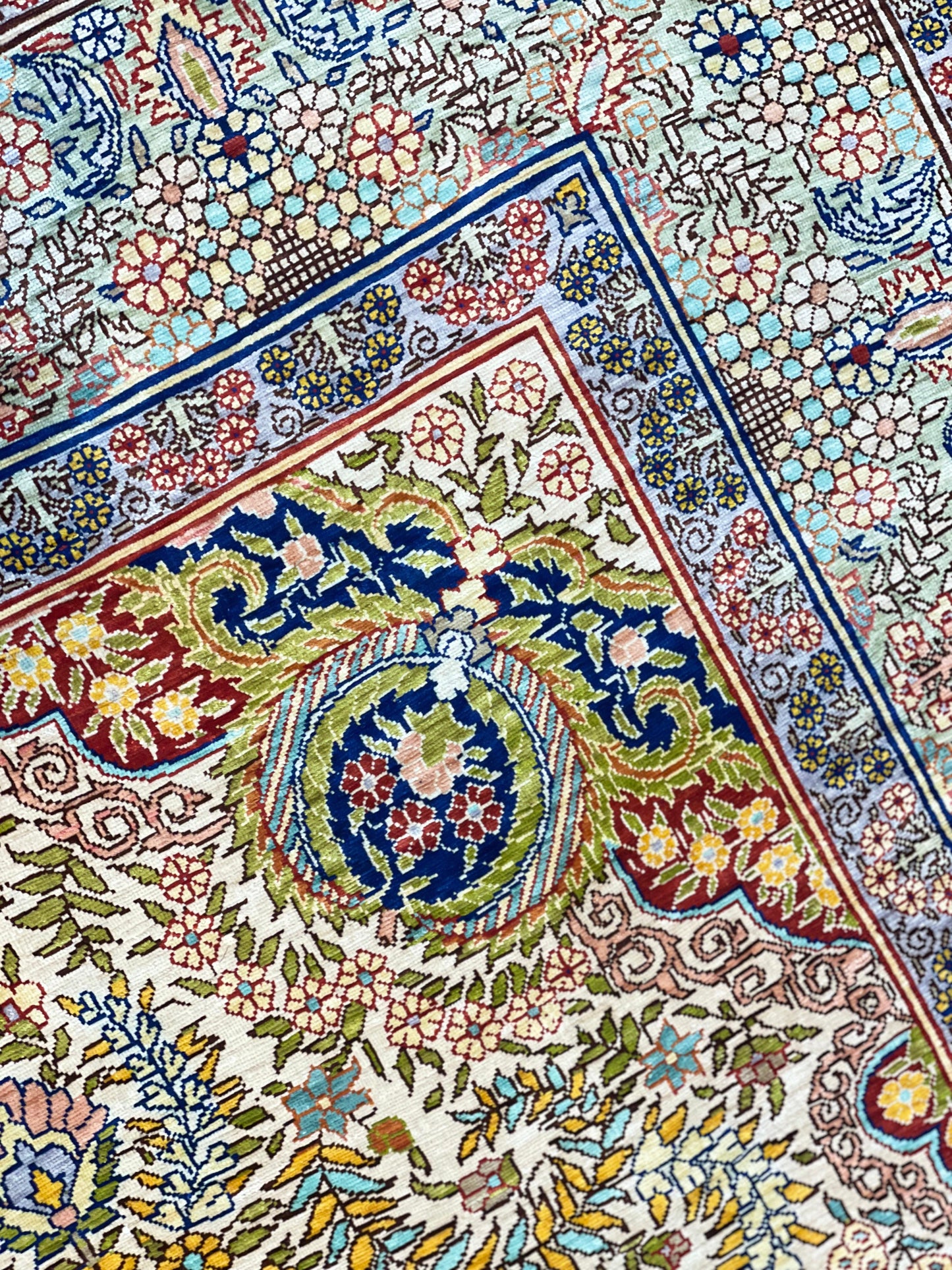 Harika Persian Rug – 3x5 ft Fine Quality Handmade Rug with Natural Colours