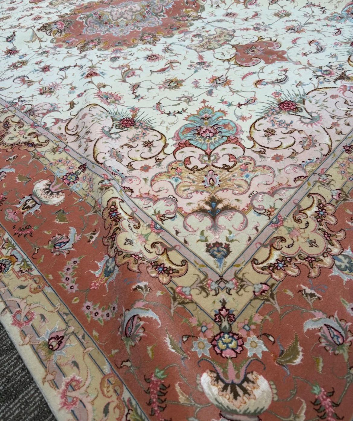 Royal Family Tabriz Handmade Persian Rug – Silk & Wool Luxury Carpet